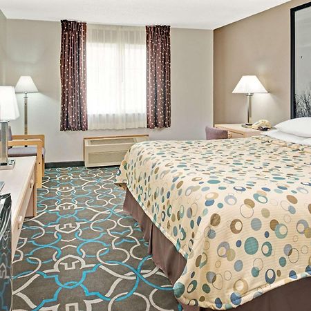 Super 8 By Wyndham Walnut Hotel Bagian luar foto