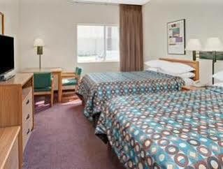 Super 8 By Wyndham Walnut Hotel Bagian luar foto